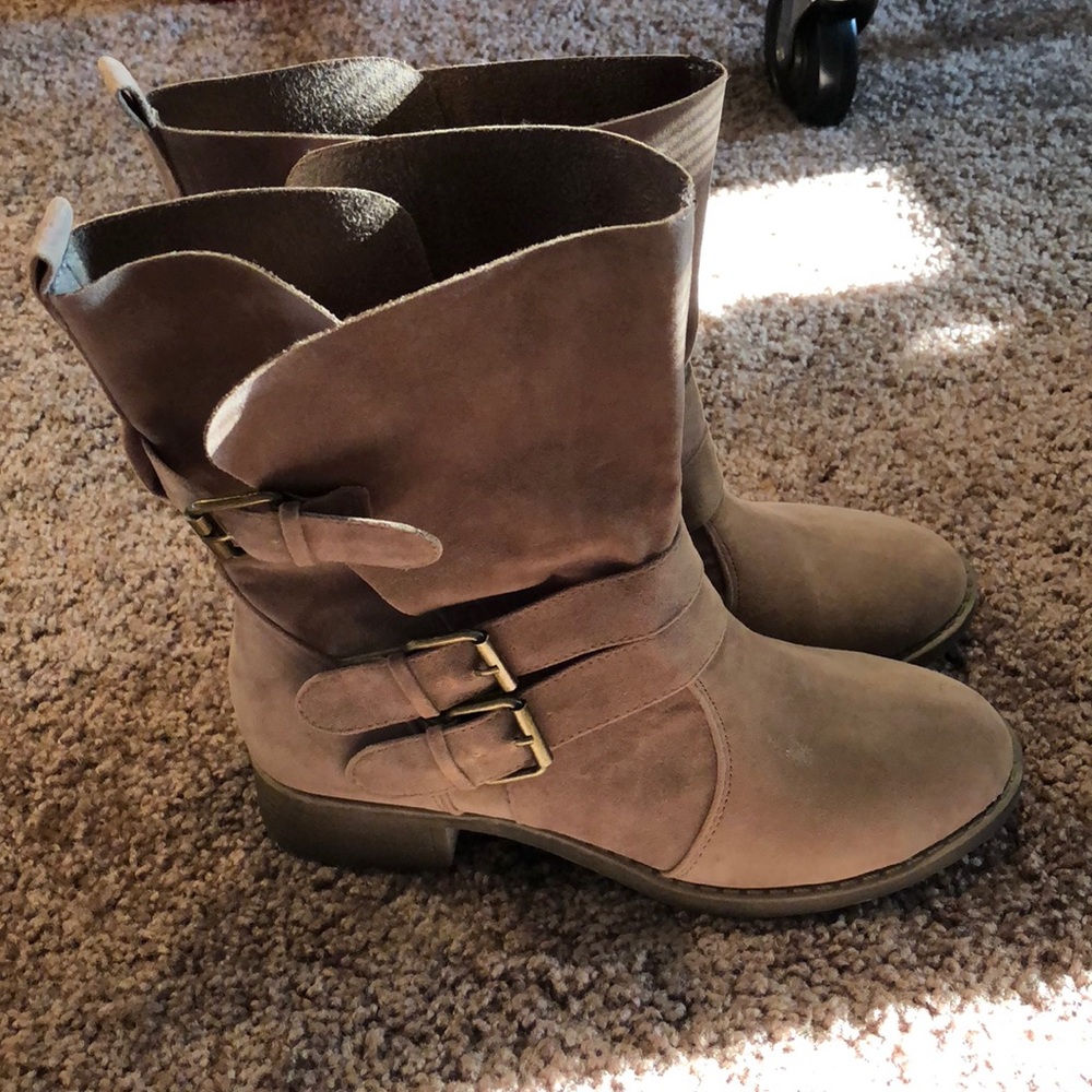 Selene booties in taupe